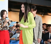 [포토] 김혜수, '힙한 레트로 패션'