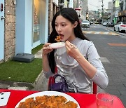 정경심 가석방 막힌 날…조민 "100만원 기부했어요" 인증샷