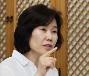 “민주당 초선들, 학력저하 코로나세대 학생같다”… 김은경 위원장, 직격탄