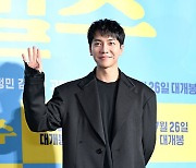 영화 '밀수' 응원 온 이승기 [사진]