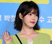 아이유 '청량감 넘치는 요정...영화관 나들이'[TEN포토+]