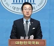 윤 대통령 장모 구속…野 "법 살아있다" 평가