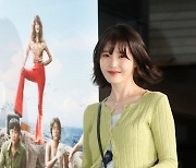 [뉴스1 ★]아이유, 단발이 너무 예뻐…갓 머리 자른 수줍은 여름 소녀