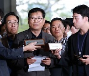 '돈봉투 키맨' 송영길 전 보좌관, 박용수 구속기소…"실무 총괄, 살포 깊숙이 관여"