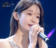 강민경, 경험담 담은 노래 부르다 눈물 “오랫동안 만난 분과 이별”(밤의공원)