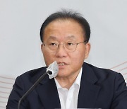 與 "교권 무너지면 학생인권도 없다···28일 교육위서 제도개선 논의"