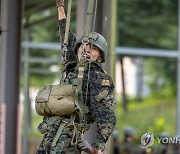 육군사관학교 생도들, 강하훈련