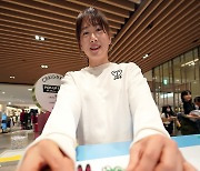 [Ms포토] 이은지 '귀여운 볼 마커, 꼼지락 꼼지락'