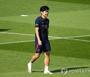 이강인, PSG 프리 시즌 경기 선발 출격 후 부상으로 교체