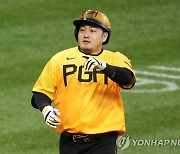 MLB 피츠버그 최지만, 오타니 상대로 첫 홈런 폭발