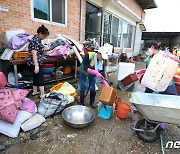 목요일까지 장맛비…금요일 최고 34도 '폭염' [이번주날씨]