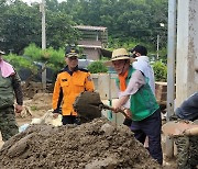 수해 복구에 한마음…경북도 직원·소방대원 등 6000여명 비지땀