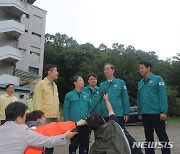 산사태 우려신고 현장 점검하는 한덕수 국무총리