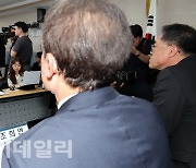 [포토]교권보호 약속한 교육감… 기자회견장 찾은 또 다른 유가족