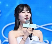 [Ms포토] 박소현 '오마이걸 쇼케이스 진행 맡았어요'