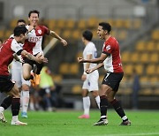 '페신 PK 결승골' 부산, 안양 2-1 제압…K리그2 3위로 점프