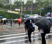 오늘날씨, 전국 '정체전선' 영향으로 흐리고 ‘강한비’...밤부터 잠시 소강상태