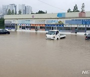 무너지고 잠기고…광주·전남 시간당 60㎜ 폭우 피해 속출(종합)