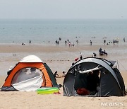 무더위에 해수욕장 찾은 시민들