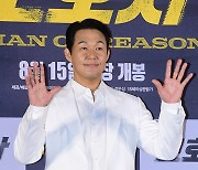 [ST포토] 박성웅 '오늘은 화이트'