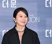 [Ms포토] '더 문'으로 돌아온 김희애