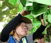 수해 복구 지원나선 이재명 대표