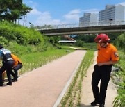 10살 아이 급류 휩쓸리자 뛰어든 소방관…그가 한 당부