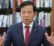 서유석 금융투자협회장 “퇴직연금, 분산투자로 수익률 제고… 공모펀드 활성화도 모색” [세계초대석]