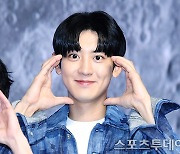 [ST포토] 엑소 찬열 '더 문~'