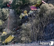 산산조각 난 그리스 산불 진화 작업 소방 비행기