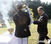 이상민 장관, 고 채수근 상병 향한 헌화