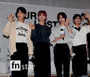 [포토] TXT, '극장 나들이'