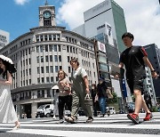 일본 인구 1년만에 역대 최대 80만명 줄어...14년 연속 감소