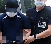 ‘생후 57일 아들 학대치사’ 20대 친부 구속영장심사 출석…“억울하다”