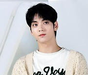 TXT 수빈, 멋진 남자의 향기 [포토엔HD]