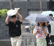 전국 곳곳 강한 소나기