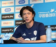 "축구에서 랭귀지는 볼" K리그의 자부심 강조한 홍명보 감독