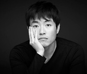 '밀수' 류승완 감독 "잘생긴 조인성 '모가디슈'서 망가뜨려 미안했다" [인터뷰①]