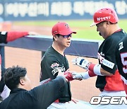 '홈런 3방 쾅쾅쾅' 연패탈출 KIA 김종국 감독, "베테랑들 제 몫했다" [창원 톡톡]