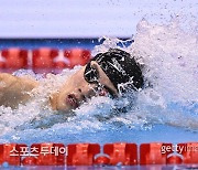 황선우, 자유형 100m 준결승 9위…0.02초 차로 결승 진출 실패