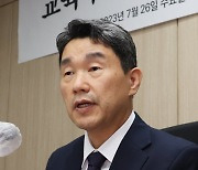 현장교사 간담회 참석한 이주호 부총리