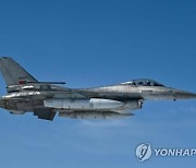 우크라, F-16 학수고대…서방, 조종사 훈련안도 '뭉그적'(종합)