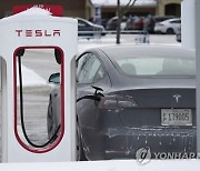 Electric Vehicles More Chargers