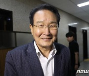 국회 윤리특위 참석하는 변재일 위원장