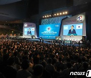 윤 대통령 "유엔군 고마움 잊지 않을 것"…참전용사 일일이 영접(종합)