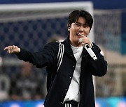 [포토] 영탁 '축구팬은 찐이야'