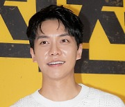 [포토] 이승기, '미소가득 새신랑'