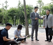 공수처 고발인 조사 앞서 질문에 답하는 차규근