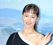 [T포토] 한예리 '과감한 쇄골 노출'