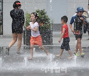 [포토] 즐거운 바닥 분수